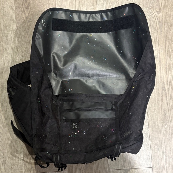 Chrome Messenger Bag - Picture 4 of 4